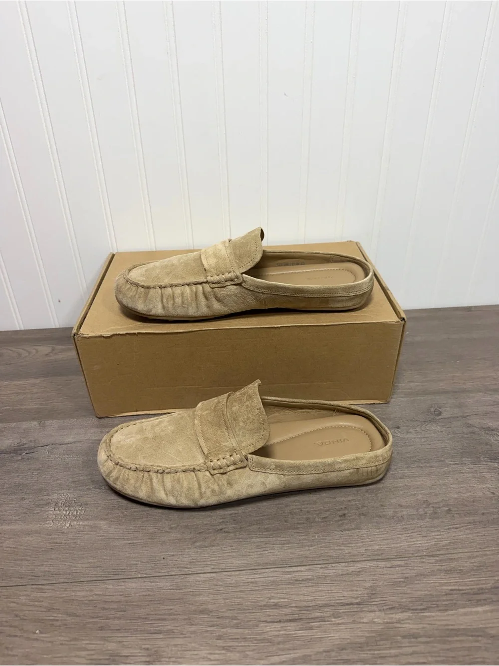 Brand new women’s Vince Berkley suede driver mules size 9 - Picture 1 of 9